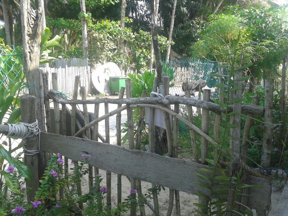 Pandan Beach Homestay Kampong Pandan Exterior foto